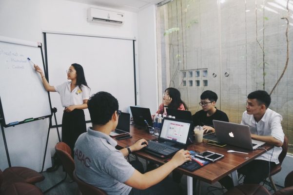 Kinh nghiệm làm video giới thiệu công ty chuyên nghiệp, thu hút