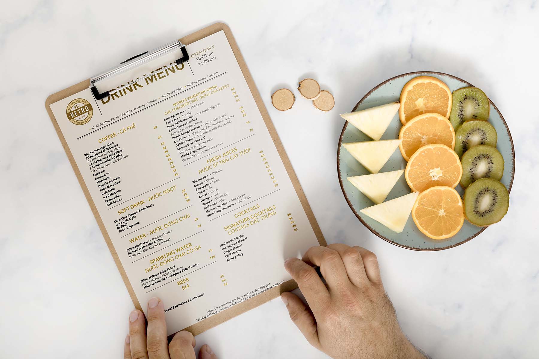 Retro-kitchen-bar-menu-duoc-thuc-hien-boi-Streetnet